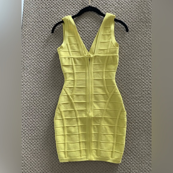 Yellow BODYCON dress - Picture 5 of 6
